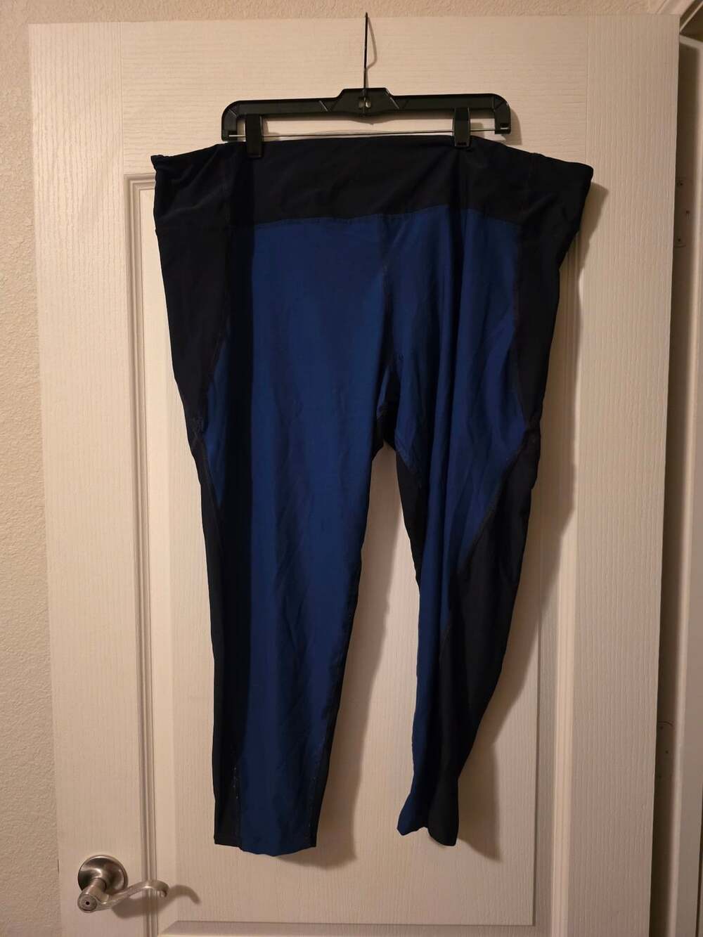 Marika Leggings Size 3X Black Blue Color Block Crop Activewear
